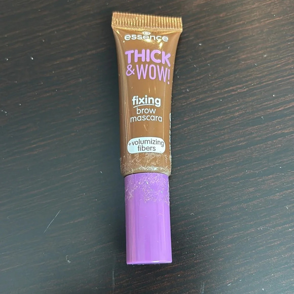 Essence Thick &?Wow fixing brow mascara - Picture 2 of 5